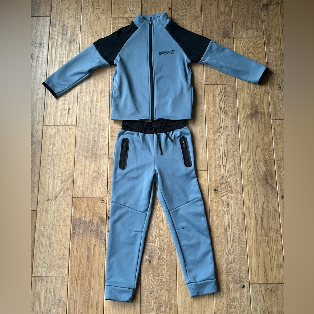 Primark Tech 2-Piece Set size 4-5